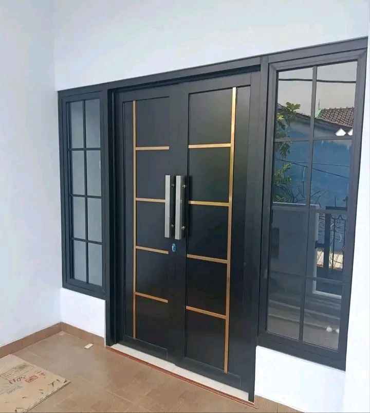 Kusen Aluminium Alexindo Motif Kayu